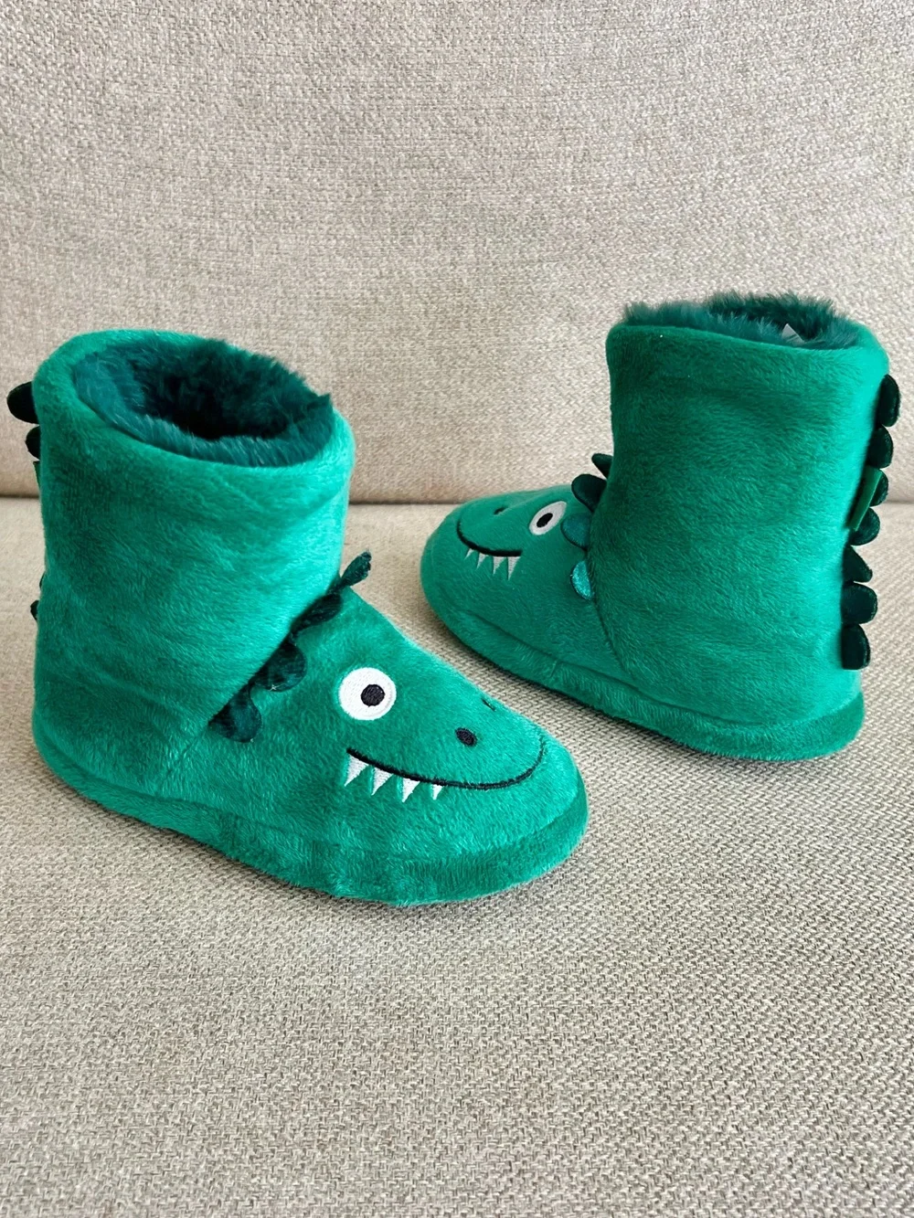 Totes Size 9-10 Toddler Green Dinosaur Plush Bootie Slippers GUC